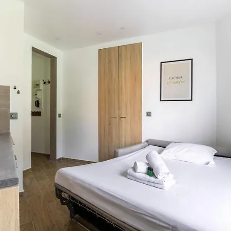 Hsh Bessiere-batignolles Superbe Paris